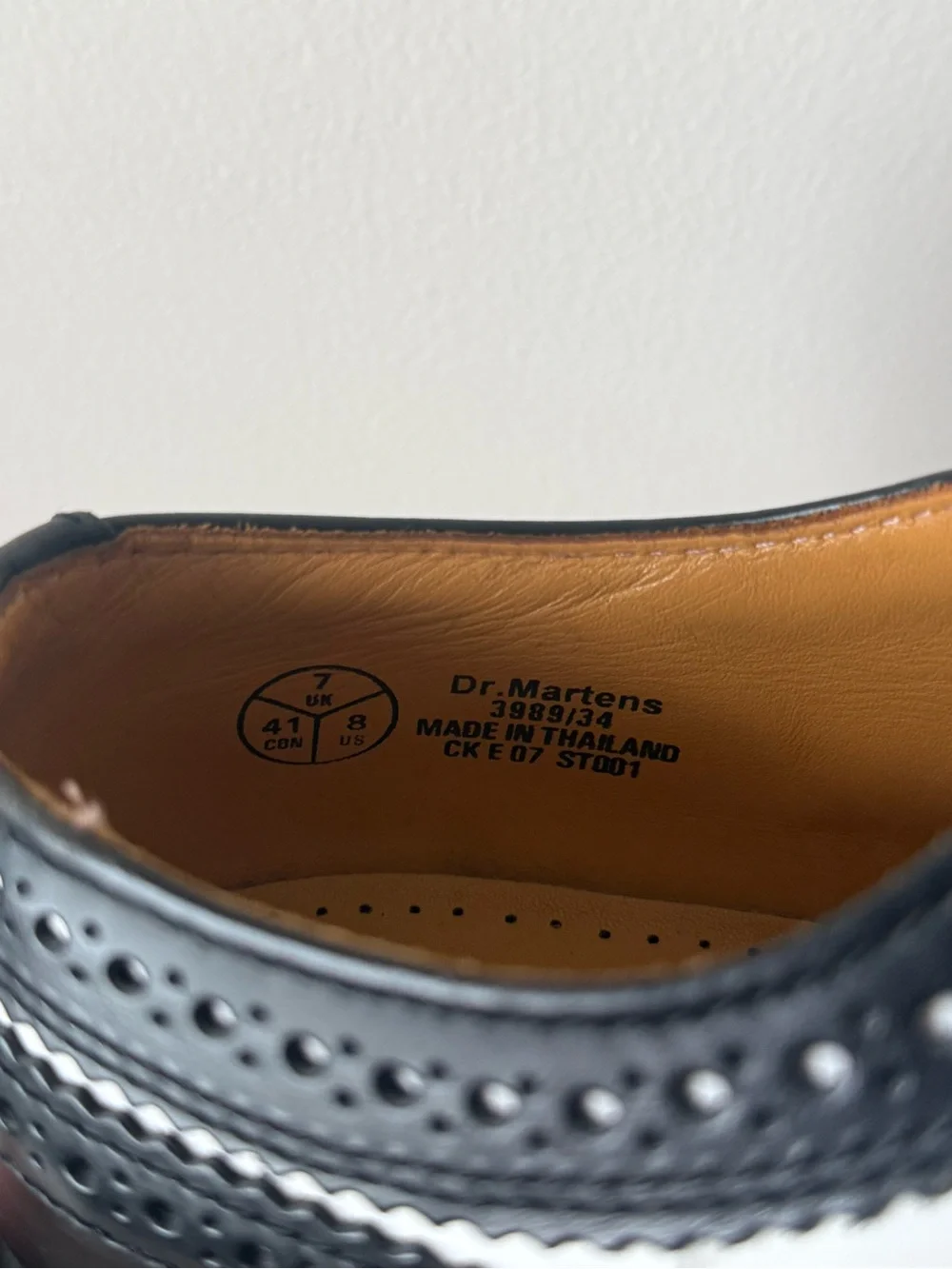 Dr. Martens vintage 3989 Black & White Brogue Leather Platform Oxford Shoes - Picture 7 of 9